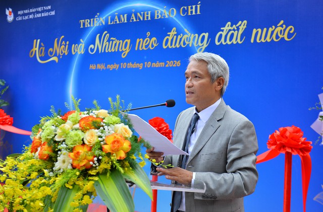 Khai mạc triển lãm ảnh báo chí “Hà Nội và Những nẻo đường đất nước”- Ảnh 3.