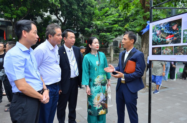 Khai mạc triển lãm ảnh báo chí “Hà Nội và Những nẻo đường đất nước”- Ảnh 4.