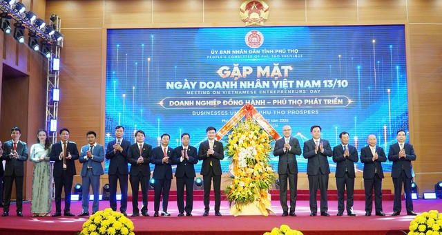 Phú Thọ cùng cộng đồng doanh nghiệp hiện thực hóa mục tiêu tăng trưởng hai con số- Ảnh 1.