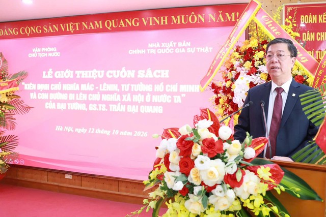 Giới thiệu cuốn sách “Kiên định chủ nghĩa Mác - Lênin, tư tưởng Hồ Chí Minh và con đường đi lên chủ nghĩa xã hội ở nước ta" - Ảnh 2.