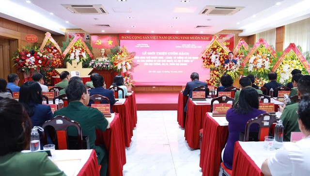 Giới thiệu cuốn sách “Kiên định chủ nghĩa Mác - Lênin, tư tưởng Hồ Chí Minh và con đường đi lên chủ nghĩa xã hội ở nước ta" - Ảnh 3.