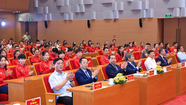 Hà Nội tuyên dương, khen thưởng các HLV, VĐV đạt thành tích xuất sắc tại ASIAD 20- Ảnh 2.