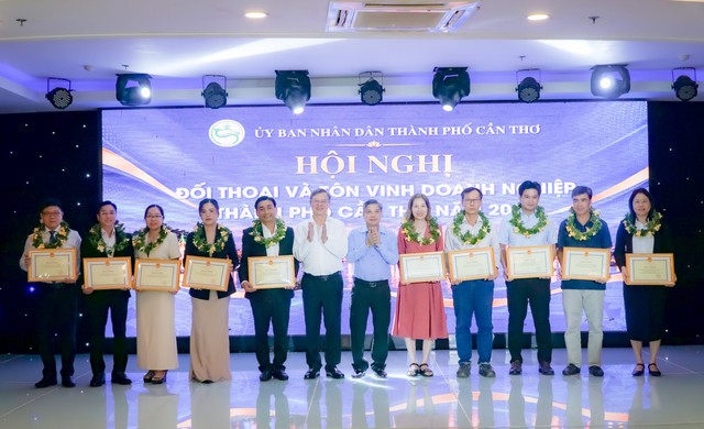 Cần Thơ cam kết theo dõi đến cùng từng vấn đề doanh nghiệp phản ánh- Ảnh 3.