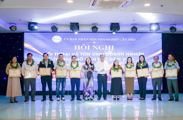 Cần Thơ cam kết theo dõi đến cùng từng vấn đề doanh nghiệp phản ánh- Ảnh 6.