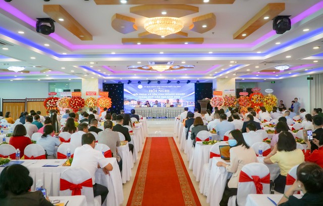 Cần Thơ cam kết theo dõi đến cùng từng vấn đề doanh nghiệp phản ánh- Ảnh 1.