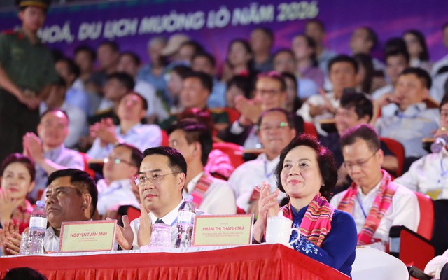 Ấn tượng màn đại Xòe tại buổi khai mạc Lễ hội Văn hóa, Du lịch Mường Lò năm 2026- Ảnh 2.