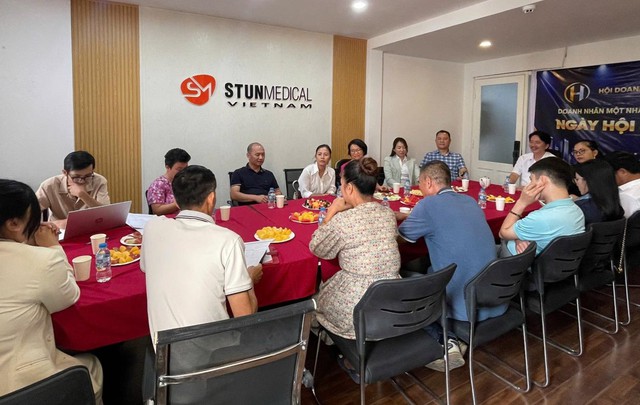 Doanh nhân dòng họ Hoàng - Huỳnh Hà Nội:
Kết nối giao thương, mở rộng hợp tác, hướng tới phát triển bền vững
- Ảnh 1.