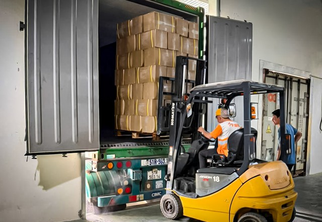 Cận cảnh quy trình "đóng băng" cây mía tươi xuất ngoại- Ảnh 8.