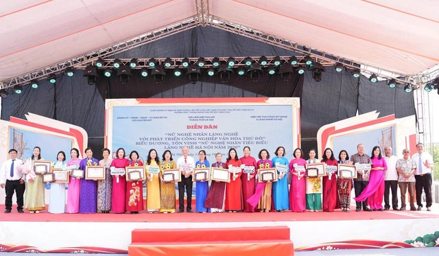 Biểu dương, tôn vinh nữ nghệ nhân tiêu biểu làng nghề Hà Nội năm 2026- Ảnh 1.