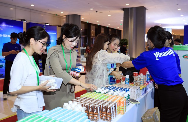 18 năm đạt Thương hiệu Quốc gia và hành trình không ngừng nâng chuẩn của Vinamilk- Ảnh 2.