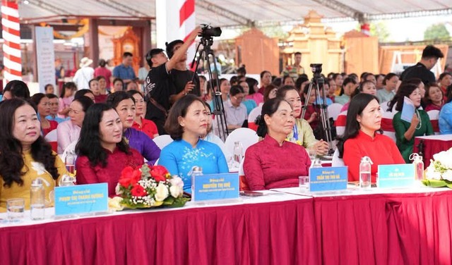 Biểu dương, tôn vinh nữ nghệ nhân tiêu biểu làng nghề Hà Nội năm 2026- Ảnh 3.