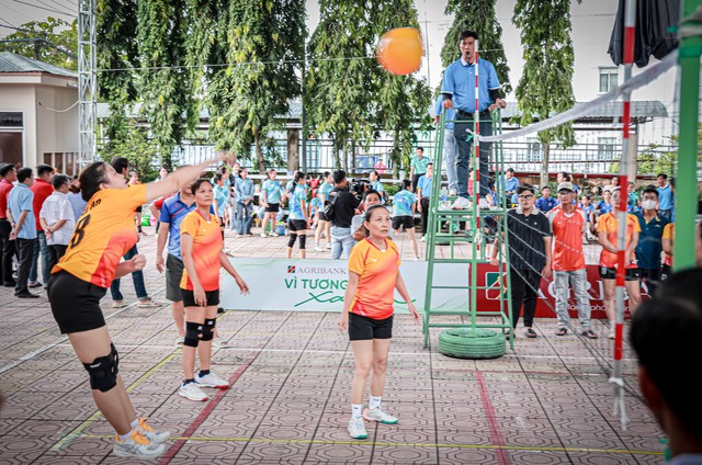 Đội Trường THCS Hoà Long vô địch Giải bóng chuyền hơi nữ Agribank Lai Vung mở rộng lần II- Ảnh 7.