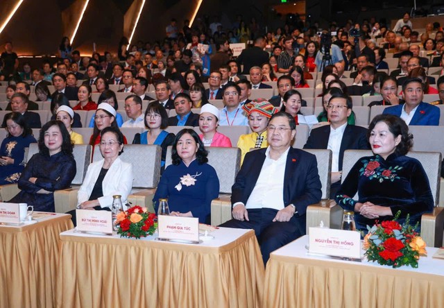 Nhà báo Vũ Thái Quảng được vinh danh tại chương trình “Đại đoàn kết - Lan toả tình dân tộc, nghĩa đồng bào”- Ảnh 2.