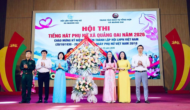 QUẢNG OAI (Hà Nội)SÔI NỔI HỘI THI TIẾNG HÁT PHỤ NỮ CHÀO MỪNG NGÀY 20/10 - Ảnh 2.
