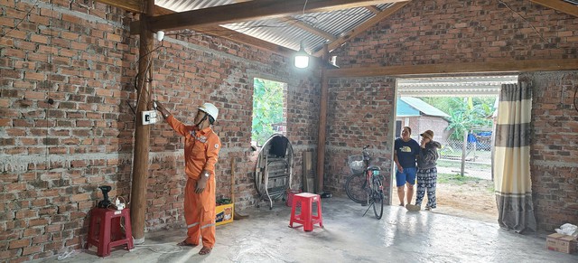Đà Nẵng: Điện về khu tái định cư Pà Rum trước mùa mưa bão- Ảnh 3.