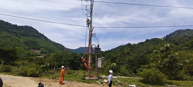 Đà Nẵng: Điện về khu tái định cư Pà Rum trước mùa mưa bão- Ảnh 1.