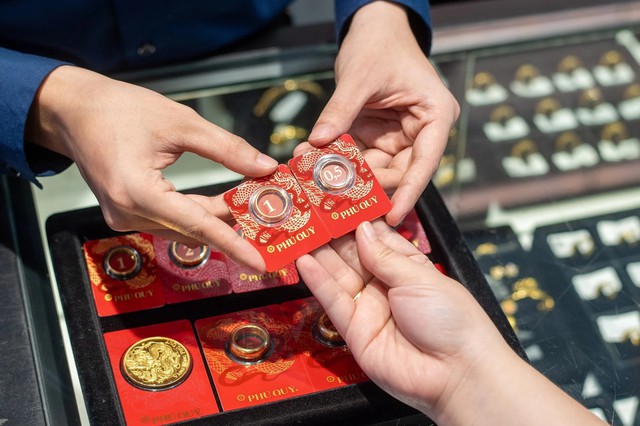 Giá vàng hôm nay 3/10: Giao dịch quanh mức 144 triệu đồng/lượng- Ảnh 1.