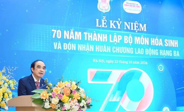 Trường Đại học Y Hà Nội kỷ niệm 70 năm thành lập Bộ môn Hóa sinh và đón nhận Huân chương Lao động hạng Ba- Ảnh 3.