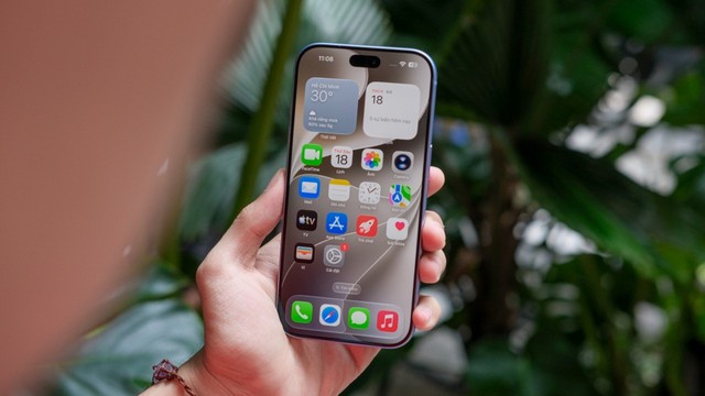 iPhone 18 Pro nhỏ gọn, không hề lép vế trước iPhone Duo màn hình gập - Ảnh 1.