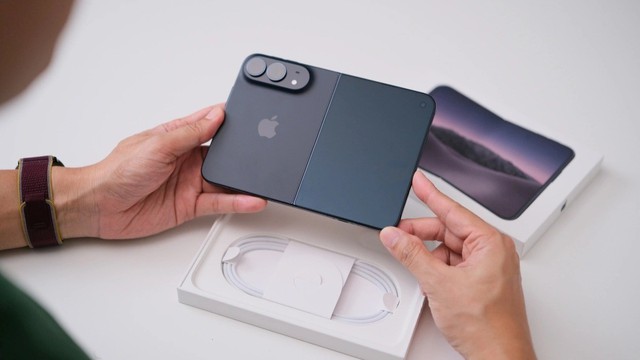 Trên tay iPhone Duo: 2 Màu ngoài đời ra sao? Liệu mỏng như "lời đồn" - Ảnh 2.