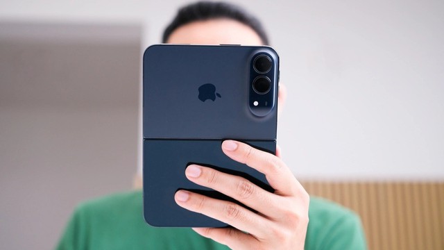 Trên tay iPhone Duo: 2 Màu ngoài đời ra sao? Liệu mỏng như "lời đồn" - Ảnh 3.