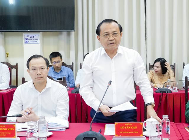 Phó Thủ tướng Lê Tiến Châu làm việc với Nghệ An: Kích hoạt dư địa tăng trưởng hai con số, kiến tạo lợi thế cạnh tranh mới- Ảnh 3.