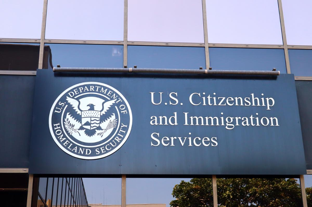 Đầu tư định cư EB-5 bao nhiêu tiền? Bảng chi phí đầy đủ theo biểu phí USCIS mới- Ảnh 2.