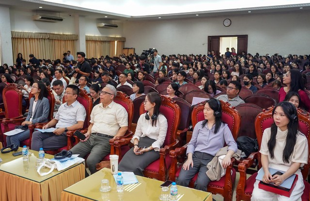 Khoảng cách số và phát triển năng lực AI trong bối cảnh hiện nay- Ảnh 1.