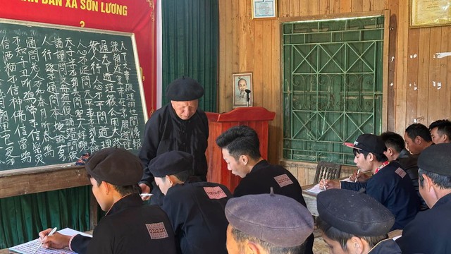 Đòn bẩy từ chính sách phát huy vai trò của người có uy tín tại Lào Cai- Ảnh 1.