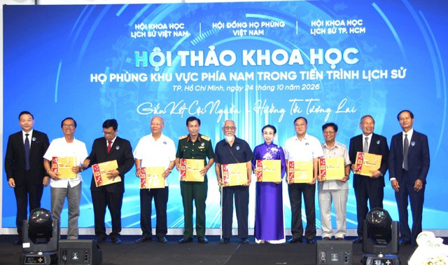 Hội thảo khoa học tôn vinh di sản họ Phùng và khơi nguồn phát triển - Ảnh 1.