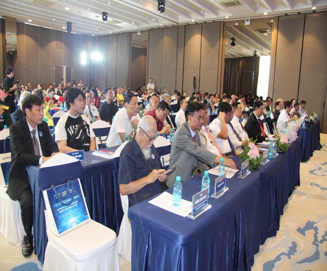 Hội thảo khoa học tôn vinh di sản họ Phùng và khơi nguồn phát triển - Ảnh 4.