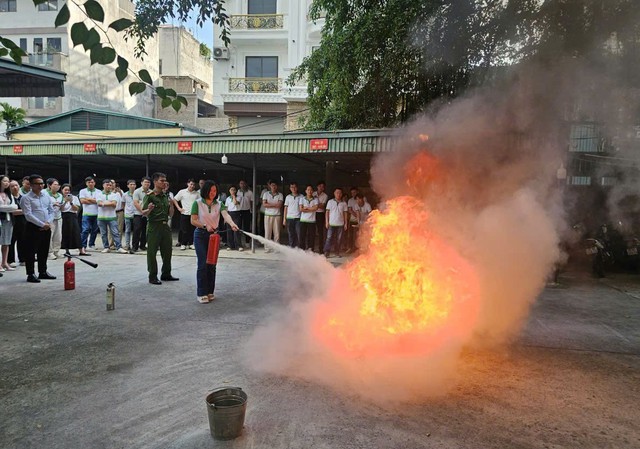 Phát động Cuộc thi tìm hiểu pháp luật về PCCC trên ứng dụng iHanoi - Ảnh 1.
