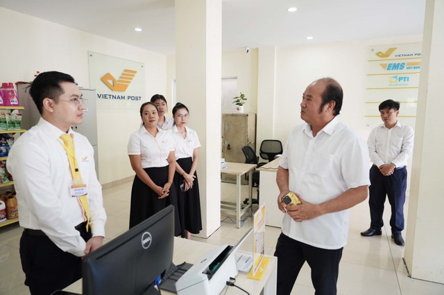 TP Huế: Khảo sát thí điểm dịch vụ công qua mạng bưu chính công cộng- Ảnh 2.