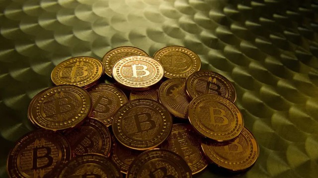 Giá Bitcoin hôm nay 29/10: Cá voi đồng loạt mở vị thế bán khống- Ảnh 1.
