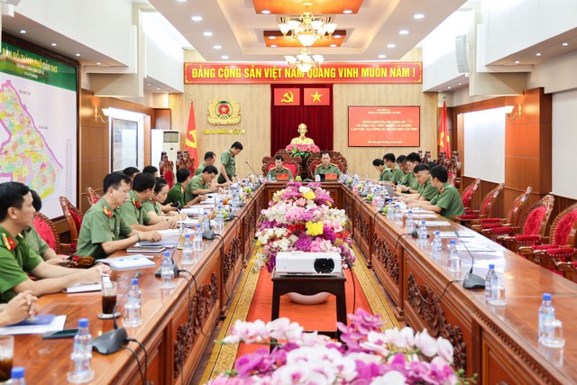 Bảo đảm viễn thông và cơ yếu xuyên suốt - “Mạch máu” thông tin và “lá chắn” bảo mật của Công an TP Cần Thơ- Ảnh 2.