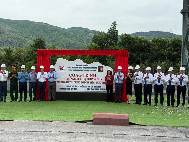 Gắn biển công trình băng tải vận chuyển than Núi Béo - Hà Tu - Trung tâm chế biến - Làng Khánh - Ảnh 1.