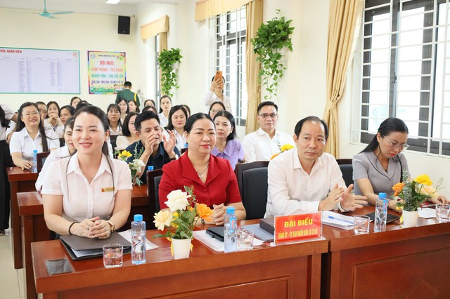 Tiểu đoàn 2 - Trường Trung cấp Kỹ thuật Công binh và Trường Mầm non Cổ Đô 2 ký kết Quy chế phối hợp hoạt động kết nghĩa.

- Ảnh 1.