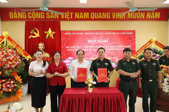 Tiểu đoàn 2 - Trường Trung cấp Kỹ thuật Công binh và Trường Mầm non Cổ Đô 2 ký kết Quy chế phối hợp hoạt động kết nghĩa.

- Ảnh 2.