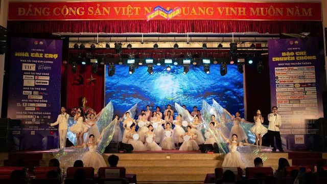 Welcome to AJC 2026 - “Festivia”: Hành trình khám phá “thành phố không ngủ” chào đón tân sinh viên K46 Học viện Báo chí và Tuyên truyền  - Ảnh 1.