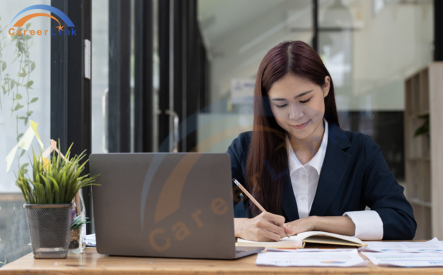 Kinh nghiệm đọc tin tuyển dụng để lựa chọn vị trí phù hợp - Ảnh 3.