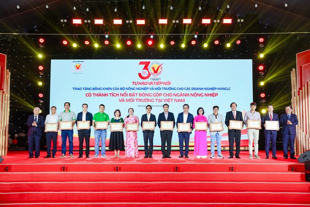 VINAMILK và bài toán giữ niềm tin người tiêu dùng qua nhiều thế hệ- Ảnh 5.