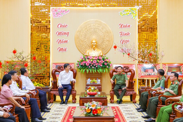 Bí thư Thành ủy Cần Thơ thăm, chúc Tết Công an TP Cần Thơ- Ảnh 1.