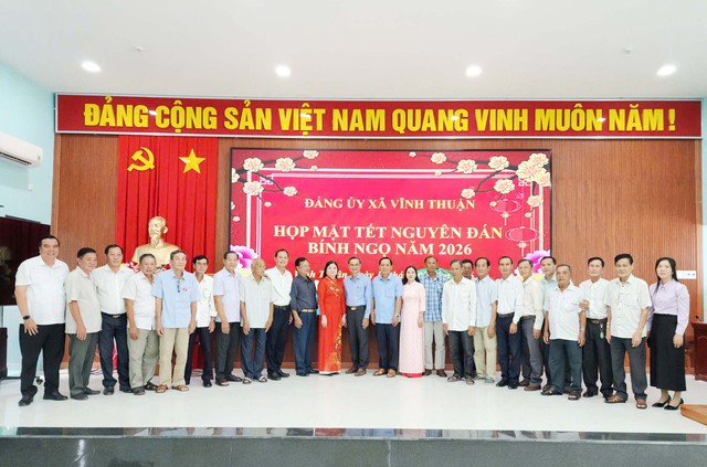 An Giang: Xã Vĩnh Thuận họp mặt các nguyên lãnh đạo qua các thời kỳ nhân dịp Tết Nguyên đán Bính Ngọ 2026 - Ảnh 4.