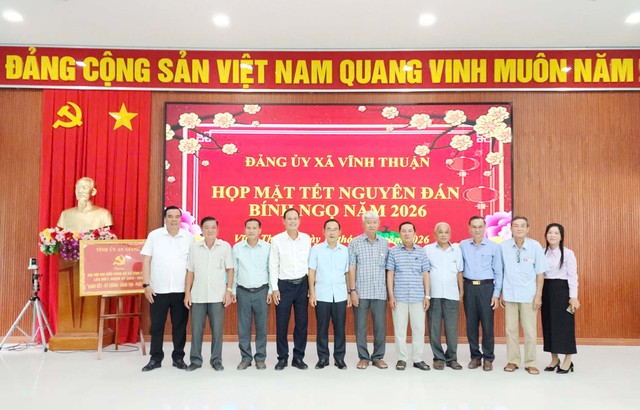 An Giang: Xã Vĩnh Thuận họp mặt các nguyên lãnh đạo qua các thời kỳ nhân dịp Tết Nguyên đán Bính Ngọ 2026 - Ảnh 3.