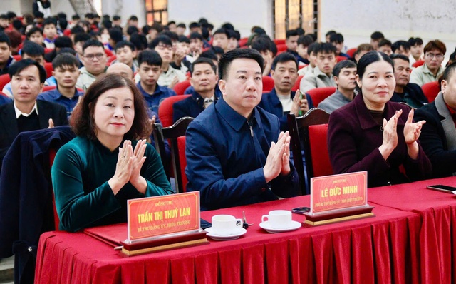 Ấm áp chương trình “Tết sum vầy - Xuân yêu thương” tại Trường Cao đẳng Cơ điện và Nông lâm Phú Thọ- Ảnh 1.