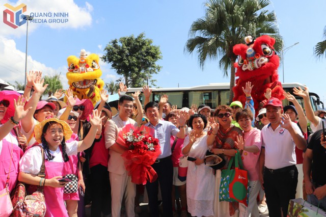 Quảng Ninh dự kiến đón 6 tàu biển hạng sang “xông đất” Vịnh Hạ Long dịp Tết- Ảnh 1.