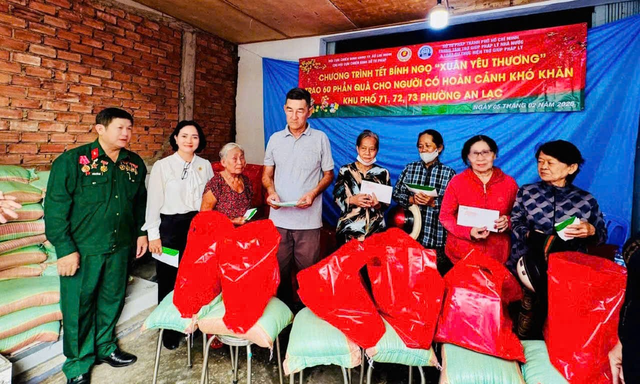 Sở Tư pháp TP.Hồ Chí Minh: Trao tặng quà Tết Bính Ngọ tại xã Nhựt Tảo, tỉnh Tây Ninh - Ảnh 3.
