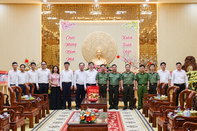 Bí thư Thành ủy Cần Thơ thăm, chúc Tết Công an TP Cần Thơ- Ảnh 4.