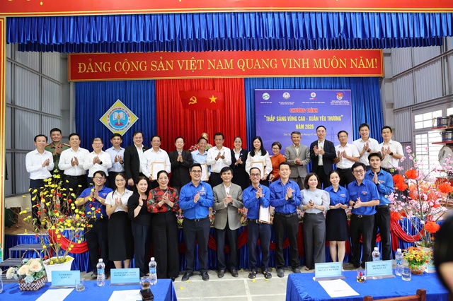 EVNCPC: Triển khai chương trình an sinh xã hội gắn với hạ tầng điện- Ảnh 4.