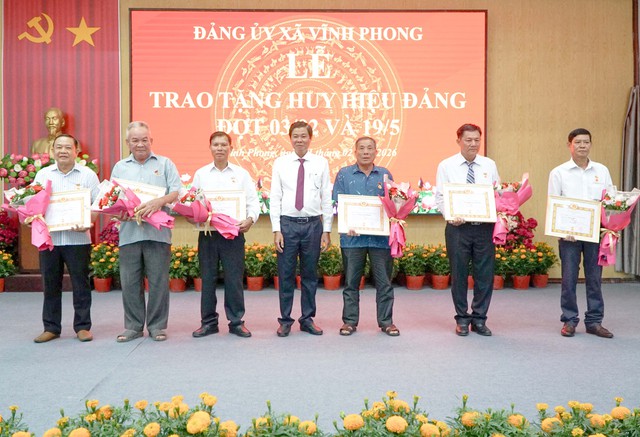 An Giang: Đảng ủy xã Vĩnh Phong họp mặt nguyên lãnh đạo huyện Vĩnh Thuận (cũ) qua các thời kỳ, Mừng xuân Bính Ngọ 2026- Ảnh 3.